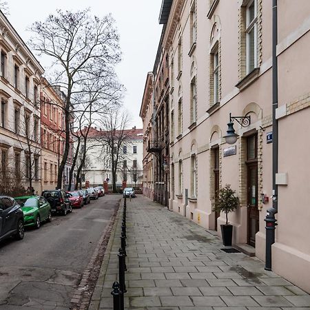 Classy Old Town Suites - By Upstairs Krasków Exterior foto