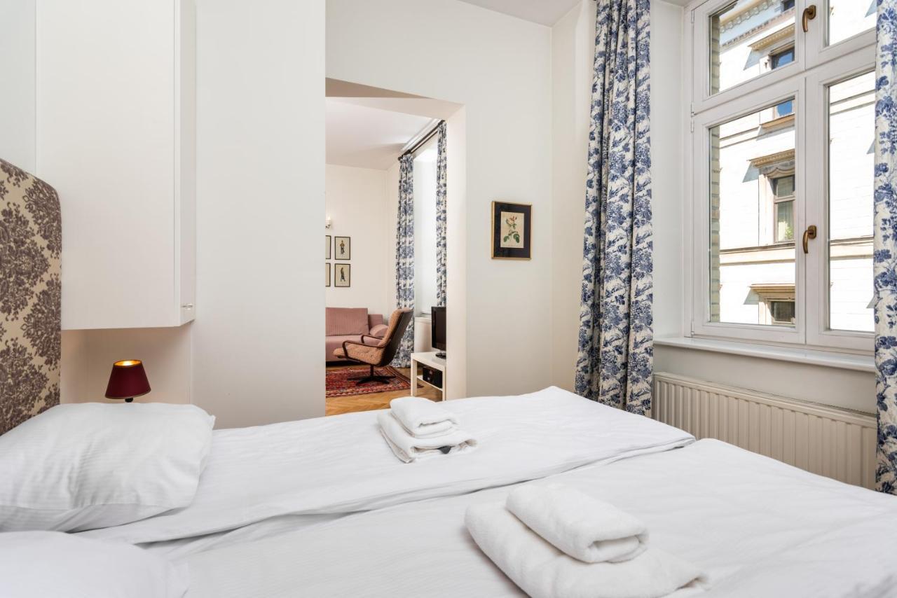 Classy Old Town Suites - By Upstairs Krasków Exterior foto