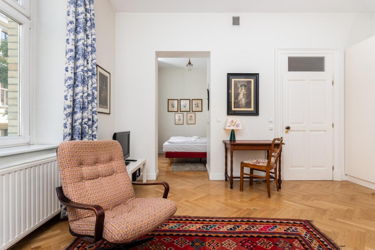 Classy Old Town Suites - By Upstairs Krasków Exterior foto